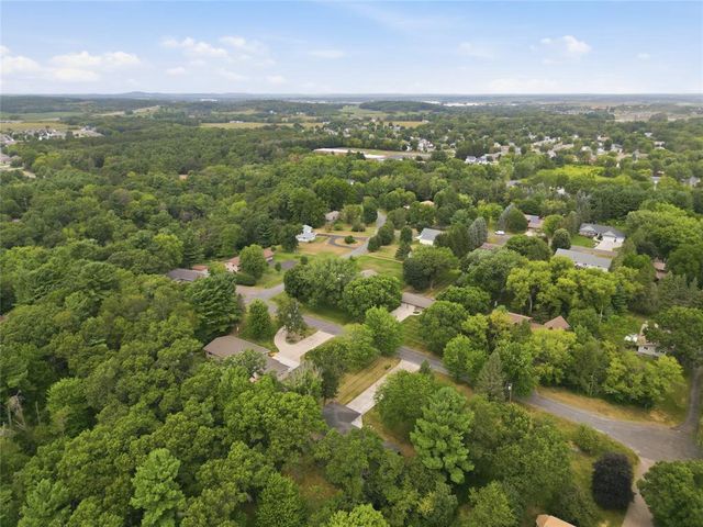 2719 E Deblene Lane, Eau Claire, WI 54703