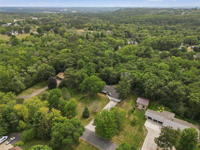 2719 E Deblene Lane, Eau Claire, WI 54703