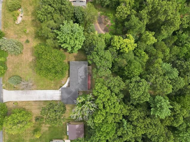 2719 E Deblene Lane, Eau Claire, WI 54703