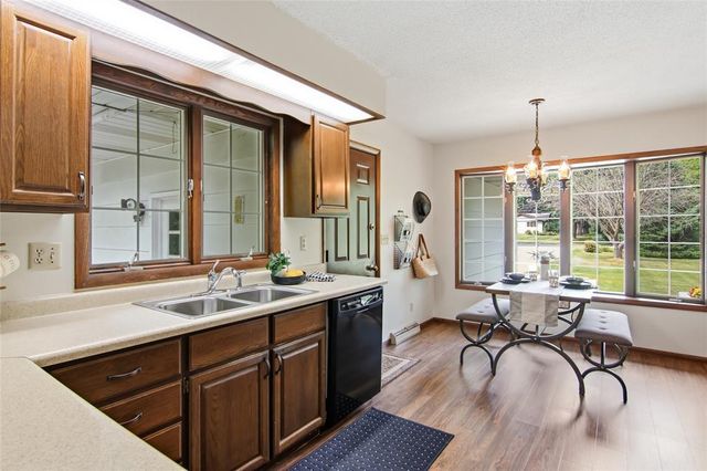 2719 E Deblene Lane, Eau Claire, WI 54703