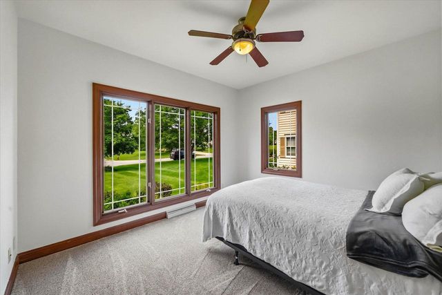 W144N9912 Sun Valley TRAIL, Germantown, WI 53022