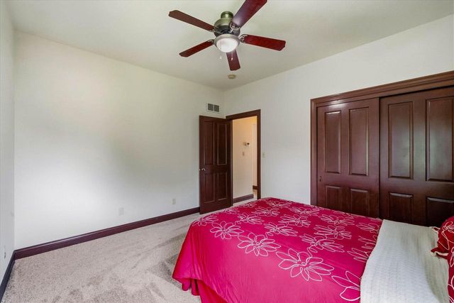 W144N9912 Sun Valley TRAIL, Germantown, WI 53022