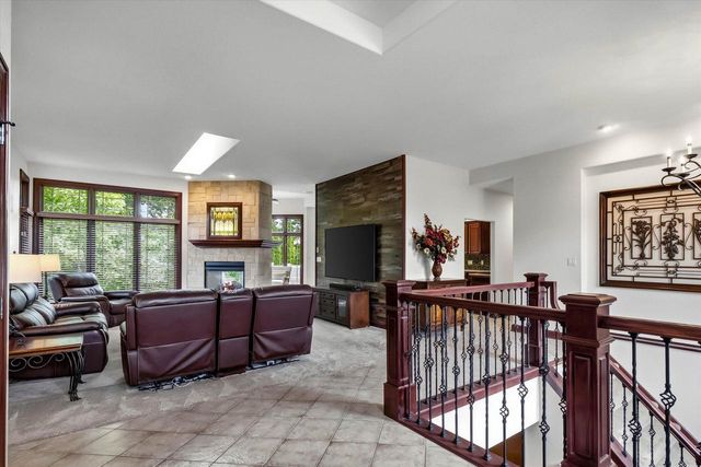W144N9912 Sun Valley TRAIL, Germantown, WI 53022