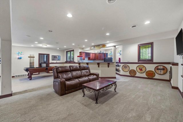 W144N9912 Sun Valley TRAIL, Germantown, WI 53022