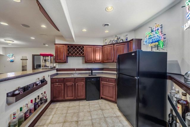 W144N9912 Sun Valley TRAIL, Germantown, WI 53022