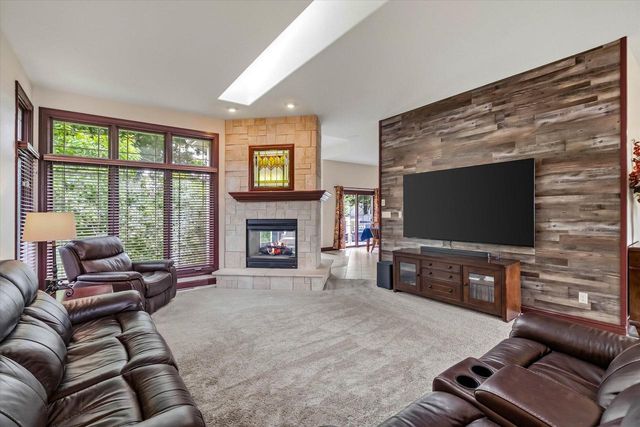 W144N9912 Sun Valley TRAIL, Germantown, WI 53022