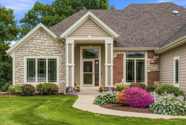 W144N9912 Sun Valley TRAIL, Germantown, WI 53022