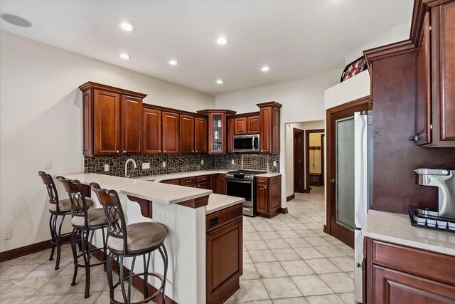 W144N9912 Sun Valley TRAIL, Germantown, WI 53022
