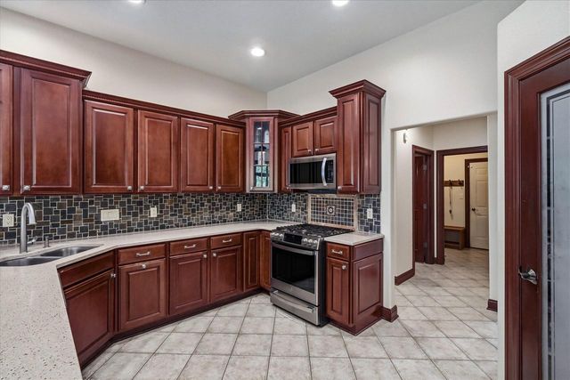 W144N9912 Sun Valley TRAIL, Germantown, WI 53022