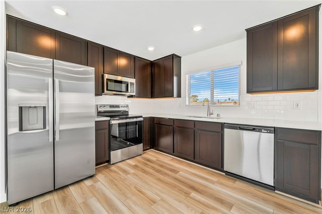 2204 ABRAHAM Avenue, Las Vegas, NV 89106