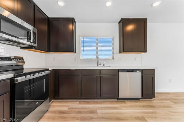 2204 ABRAHAM Avenue, Las Vegas, NV 89106