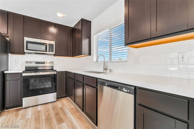 2204 ABRAHAM Avenue, Las Vegas, NV 89106