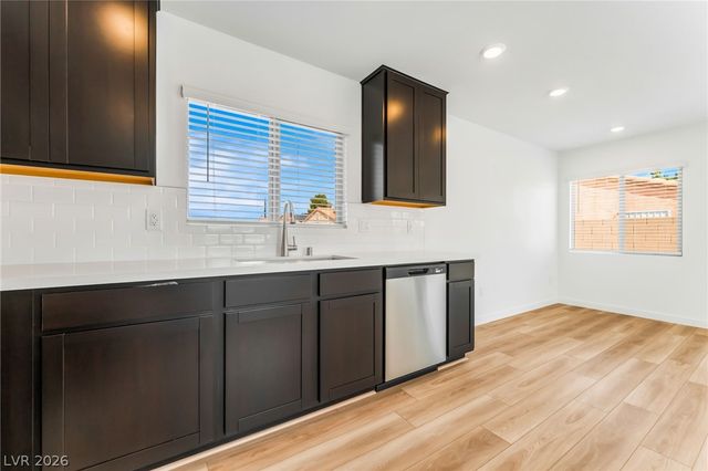 2204 ABRAHAM Avenue, Las Vegas, NV 89106