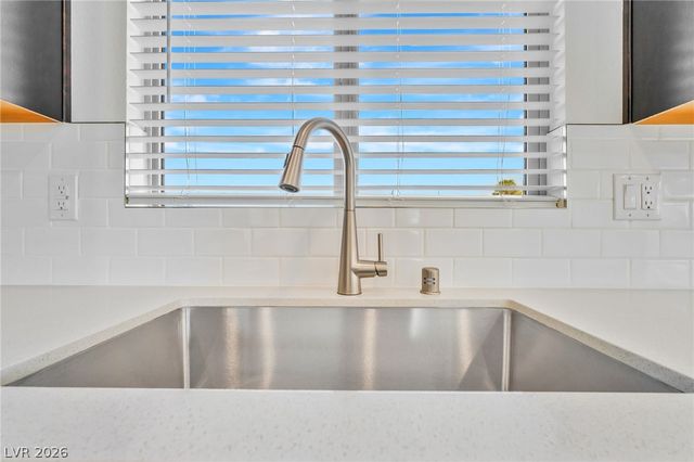 2204 ABRAHAM Avenue, Las Vegas, NV 89106