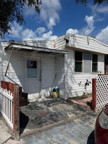 5834 SUSSEX DRIVE, Tampa, FL 33615