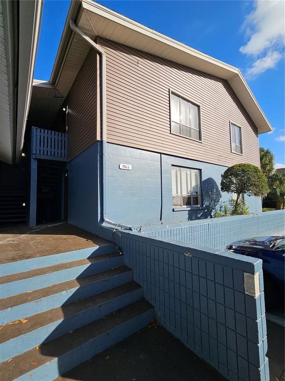 7611 PAULA DRIVE 5, Tampa, FL 33615