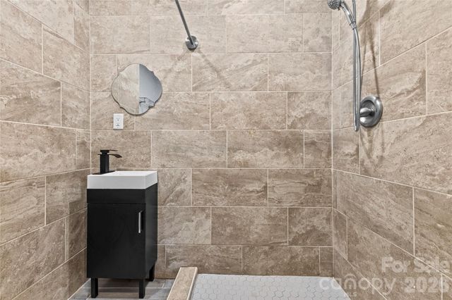 117 Robinson Avenue, Matthews, NC 28104