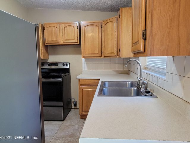 115 SARATOGA Circle S, Atlantic Beach, FL 32233