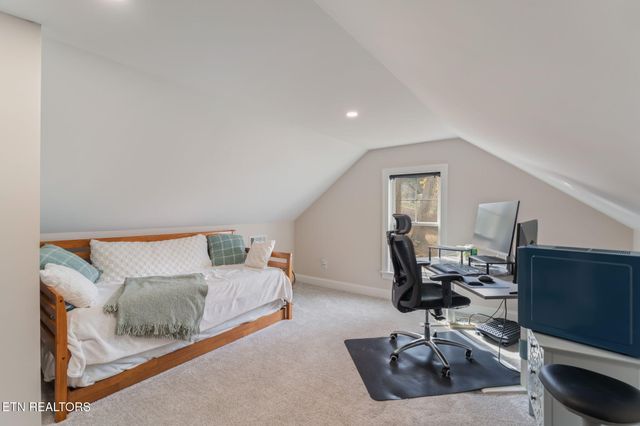 314 W Young High Pike, Knoxville, TN 37920