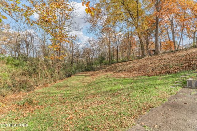 314 W Young High Pike, Knoxville, TN 37920