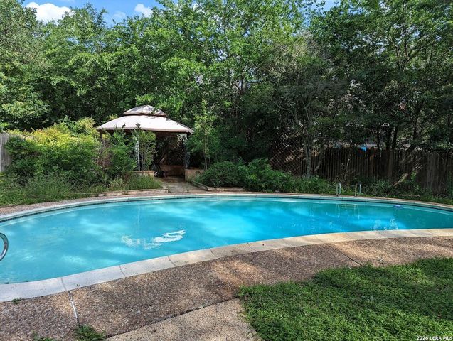 2818 Whisper Fawn St, San Antonio, TX 78230