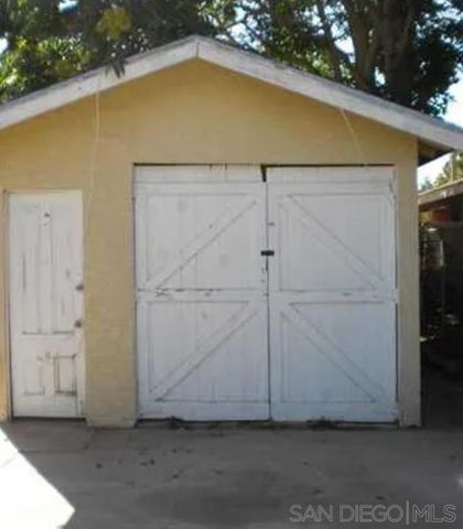 3925 Mennes, Riverside, CA 92509