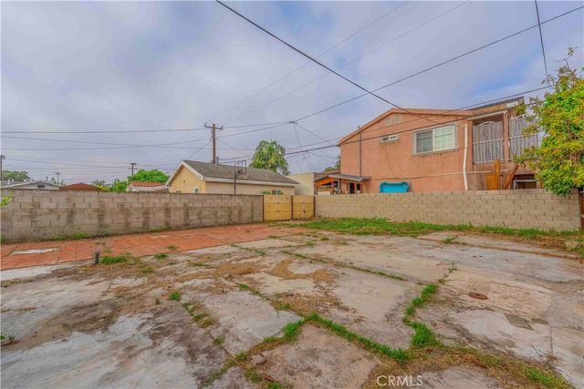 8669 San Gabriel, South Gate, CA 90280