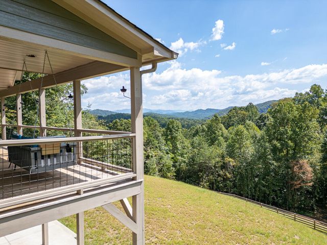 280 Wild Berry Lane, Hayesville, NC 28904