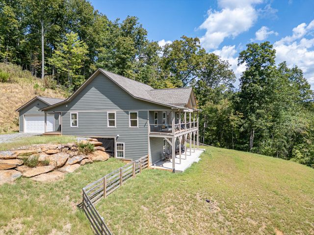 280 Wild Berry Lane, Hayesville, NC 28904