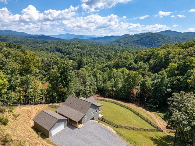 280 Wild Berry Lane, Hayesville, NC 28904