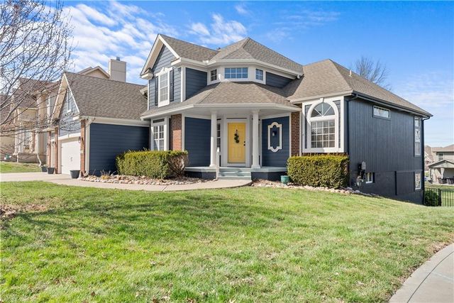 1008 SW Whistle Drive, Lee's Summit, MO 64082