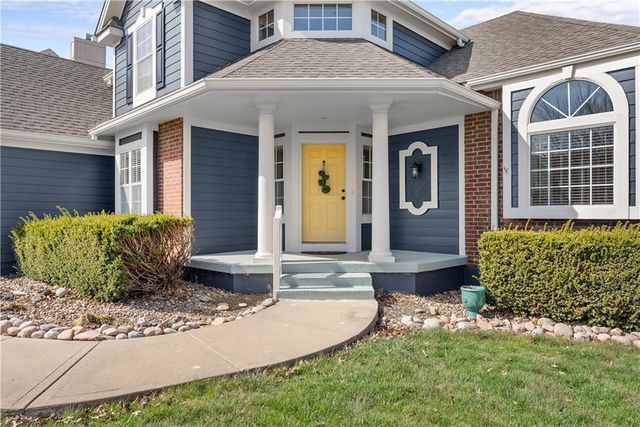 1008 SW Whistle Drive, Lee's Summit, MO 64082