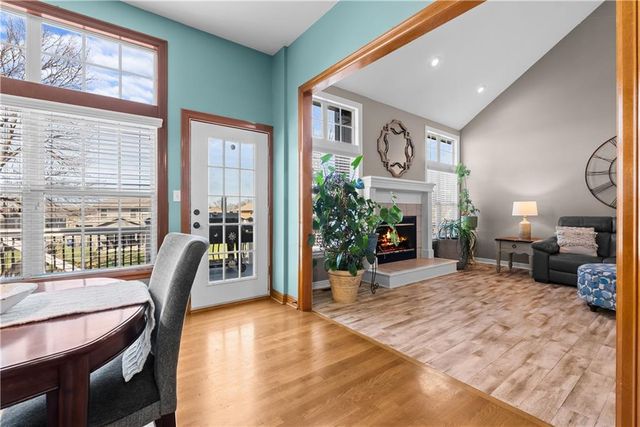 1008 SW Whistle Drive, Lee's Summit, MO 64082