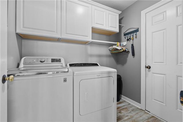 1008 SW Whistle Drive, Lee's Summit, MO 64082