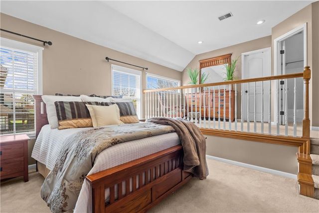 1008 SW Whistle Drive, Lee's Summit, MO 64082