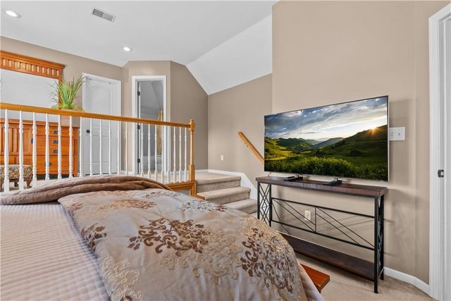 1008 SW Whistle Drive, Lee's Summit, MO 64082