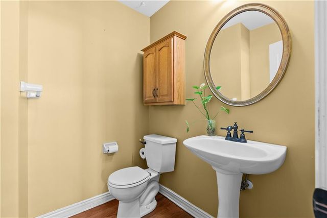 1008 SW Whistle Drive, Lee's Summit, MO 64082