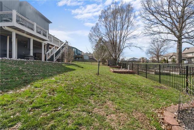 1008 SW Whistle Drive, Lee's Summit, MO 64082