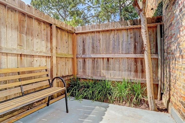 4040 San Felipe Street 109, Houston, TX 77027