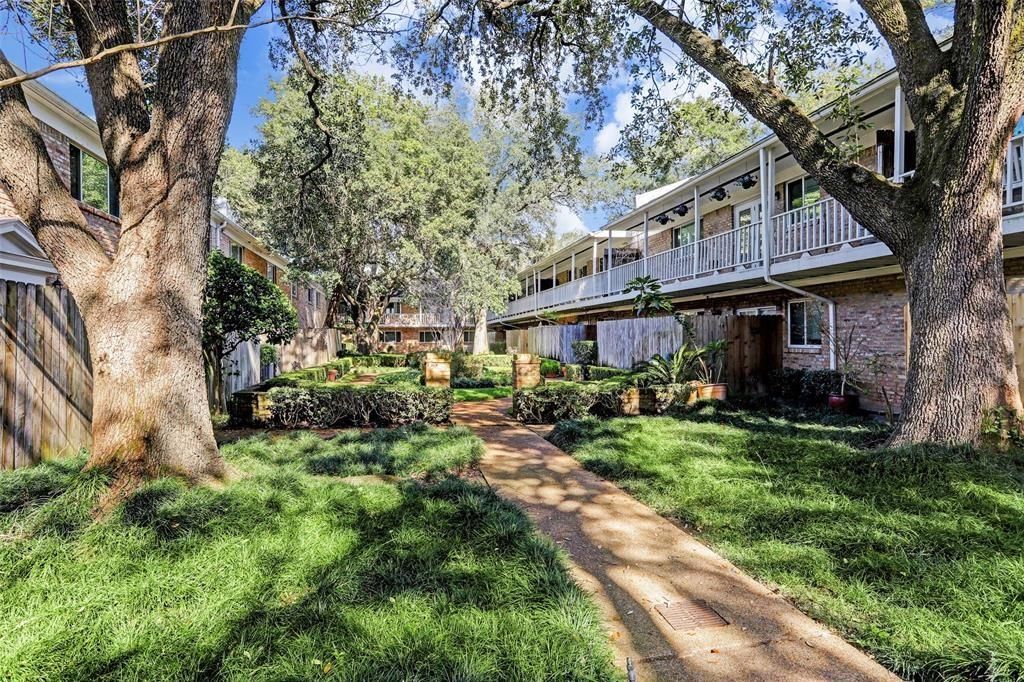 4040 San Felipe Street 109, Houston, TX 77027