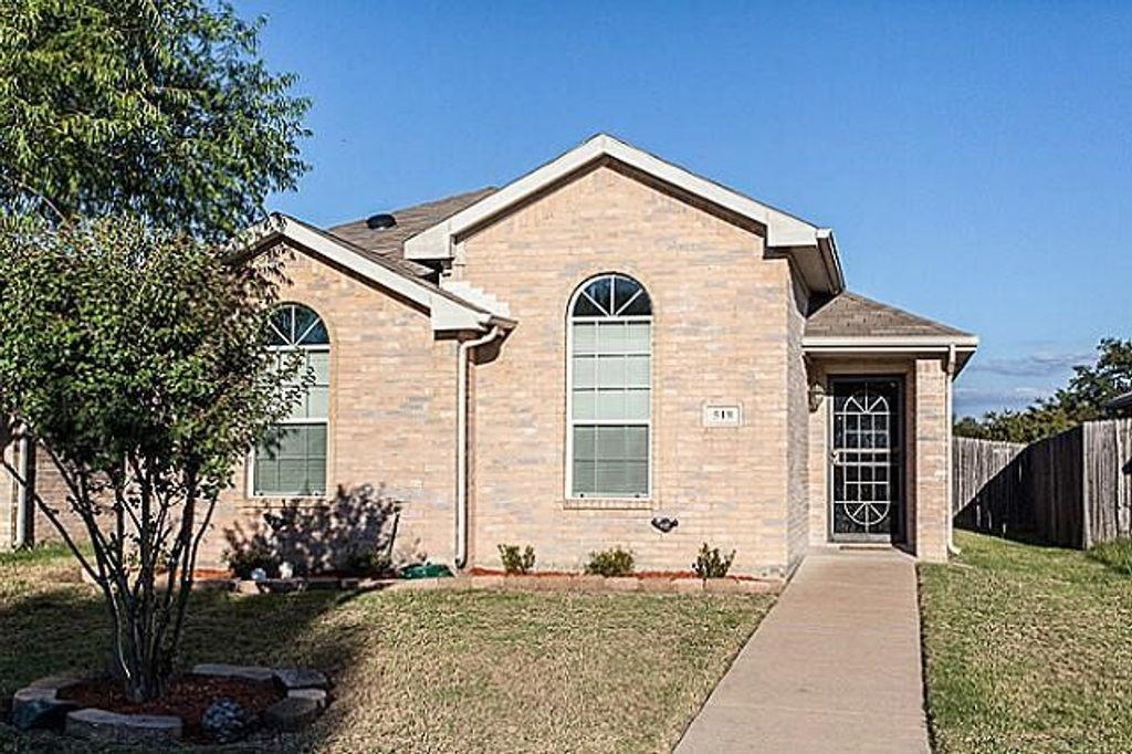 518 Monarch Drive, Lancaster, TX 75146