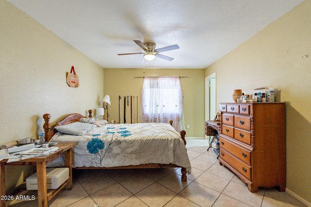 5344 W MERCER Lane, Glendale, AZ 85304