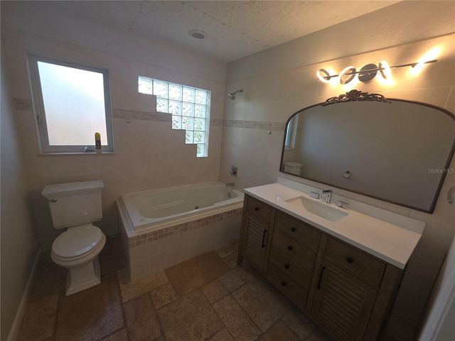 7708 NW 9TH AVE DRIVE, Bradenton, FL 34209