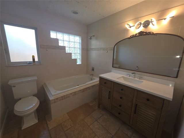 7708 NW 9TH AVE DRIVE, Bradenton, FL 34209