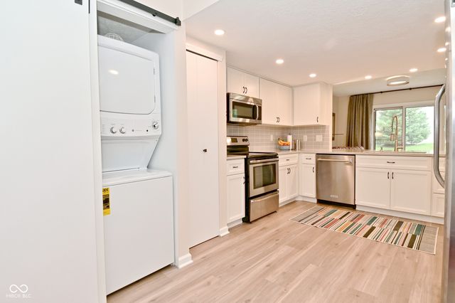 9477 Aberdare Drive, Indianapolis, IN 46250