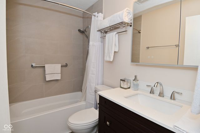 9477 Aberdare Drive, Indianapolis, IN 46250