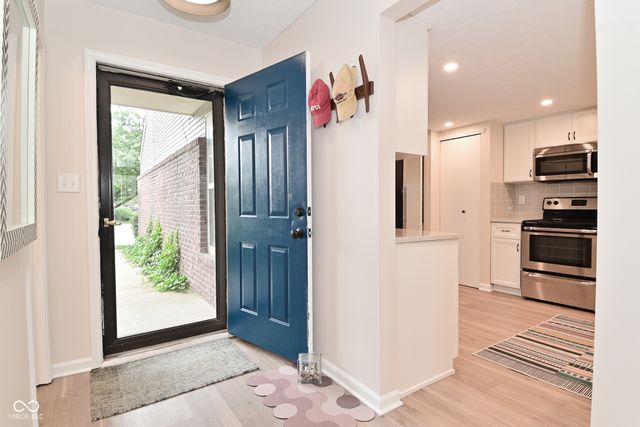 9477 Aberdare Drive, Indianapolis, IN 46250