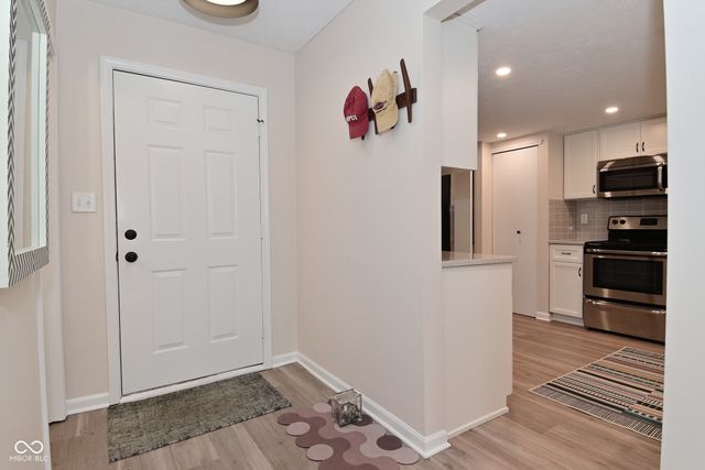 9477 Aberdare Drive, Indianapolis, IN 46250