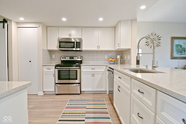 9477 Aberdare Drive, Indianapolis, IN 46250