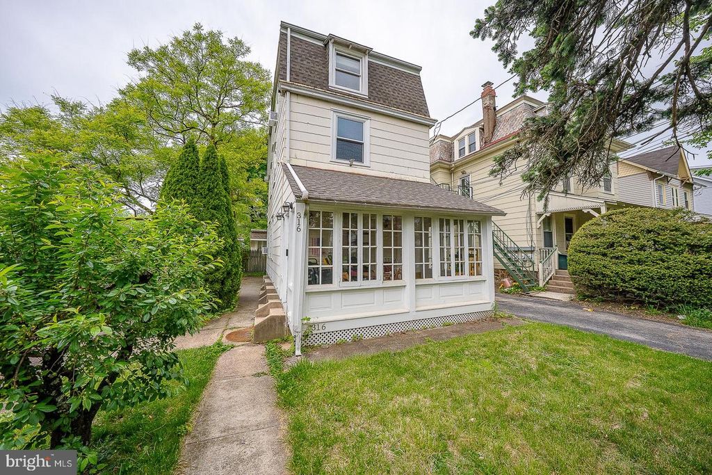 316 LOCUST AVE, Ardmore, PA 19003